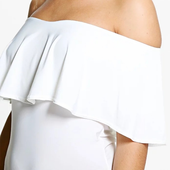 💥SALE💥New Slinky Off The Shoulder Bodysuit Size 12 Plus/0X in off-white - Picture 7 of 7
